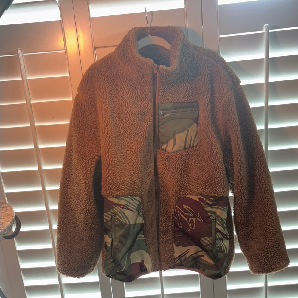 WRMFZY X QILO Men's Brown Sherpa Jacket with Camouflage Accents